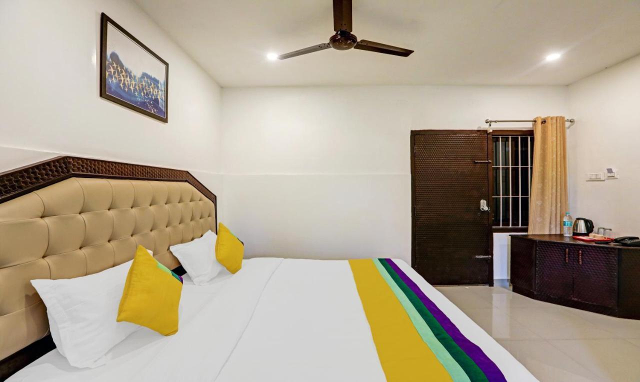 Itsy Hotels Regalia Grand, 500 Mtrs From Madikeri Fort Exterior photo