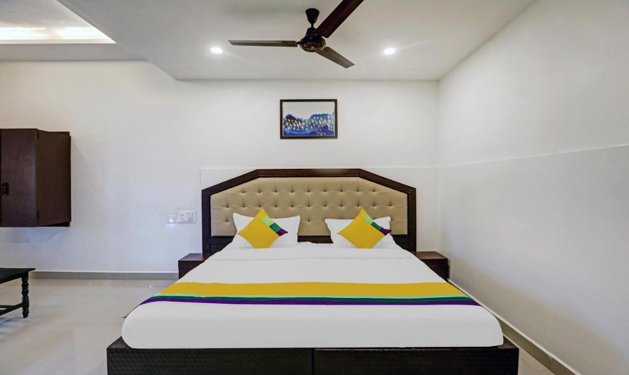 Itsy Hotels Regalia Grand, 500 Mtrs From Madikeri Fort Exterior photo